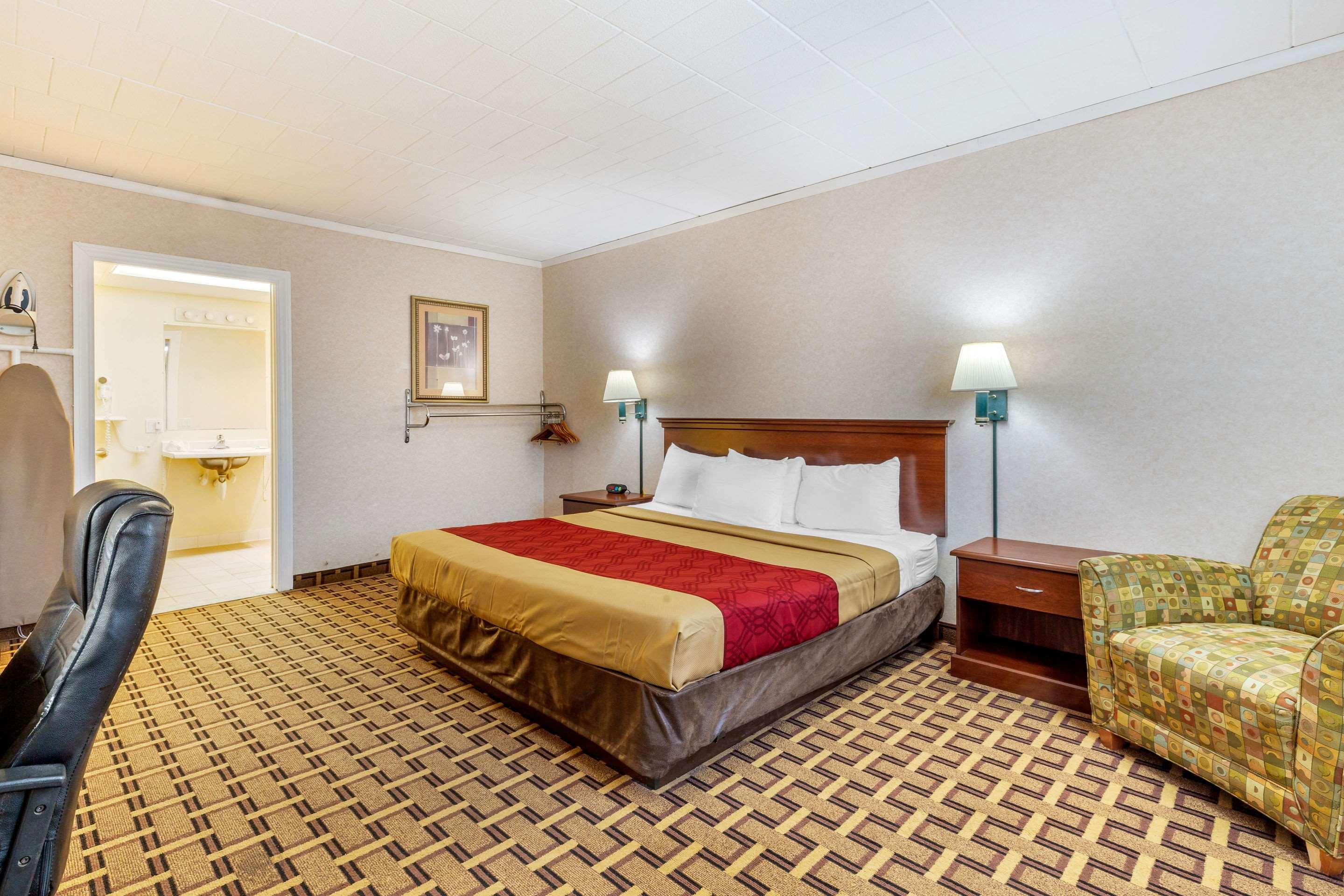 Rodeway Inn Mystic Eksteriør bilde