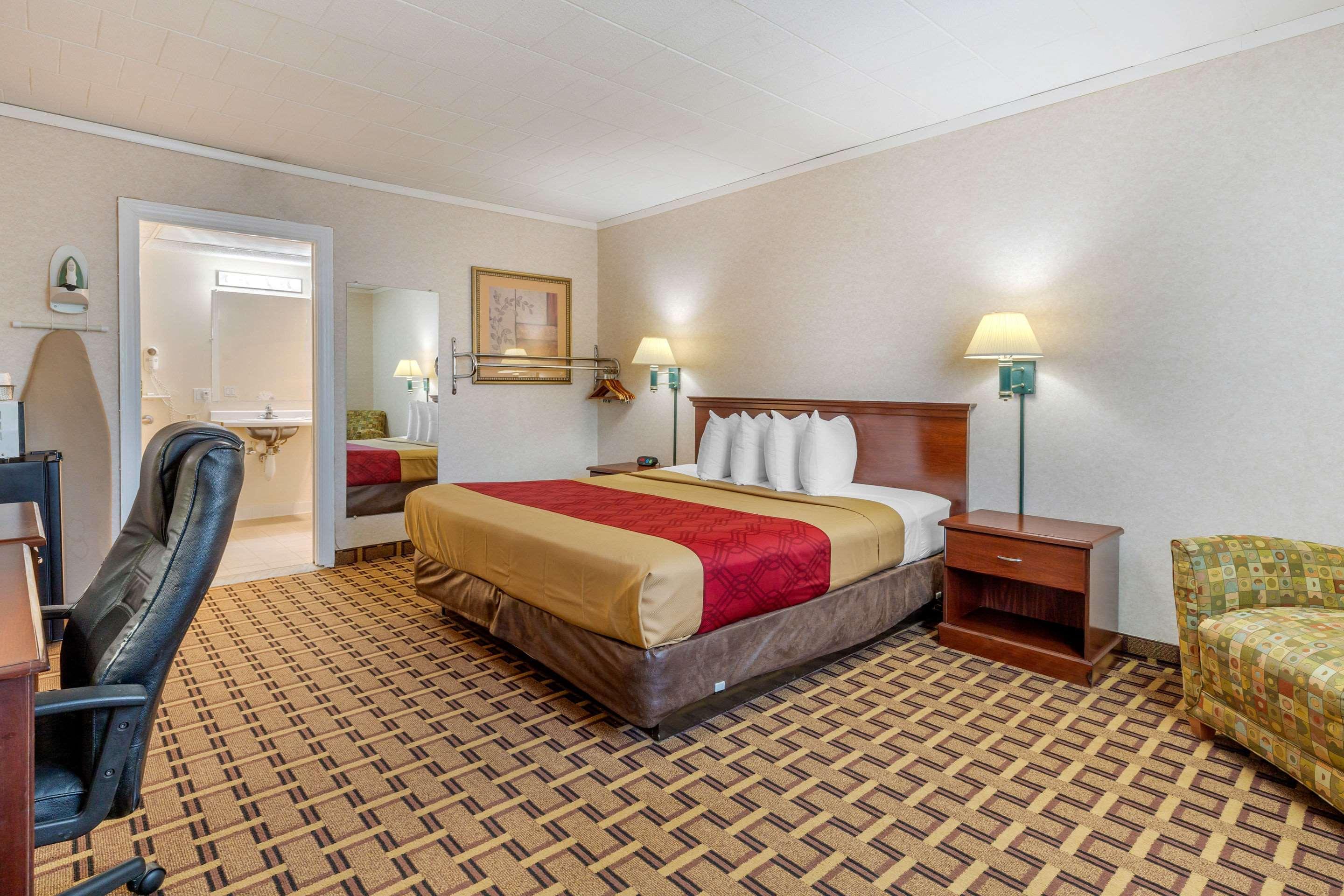 Rodeway Inn Mystic Eksteriør bilde