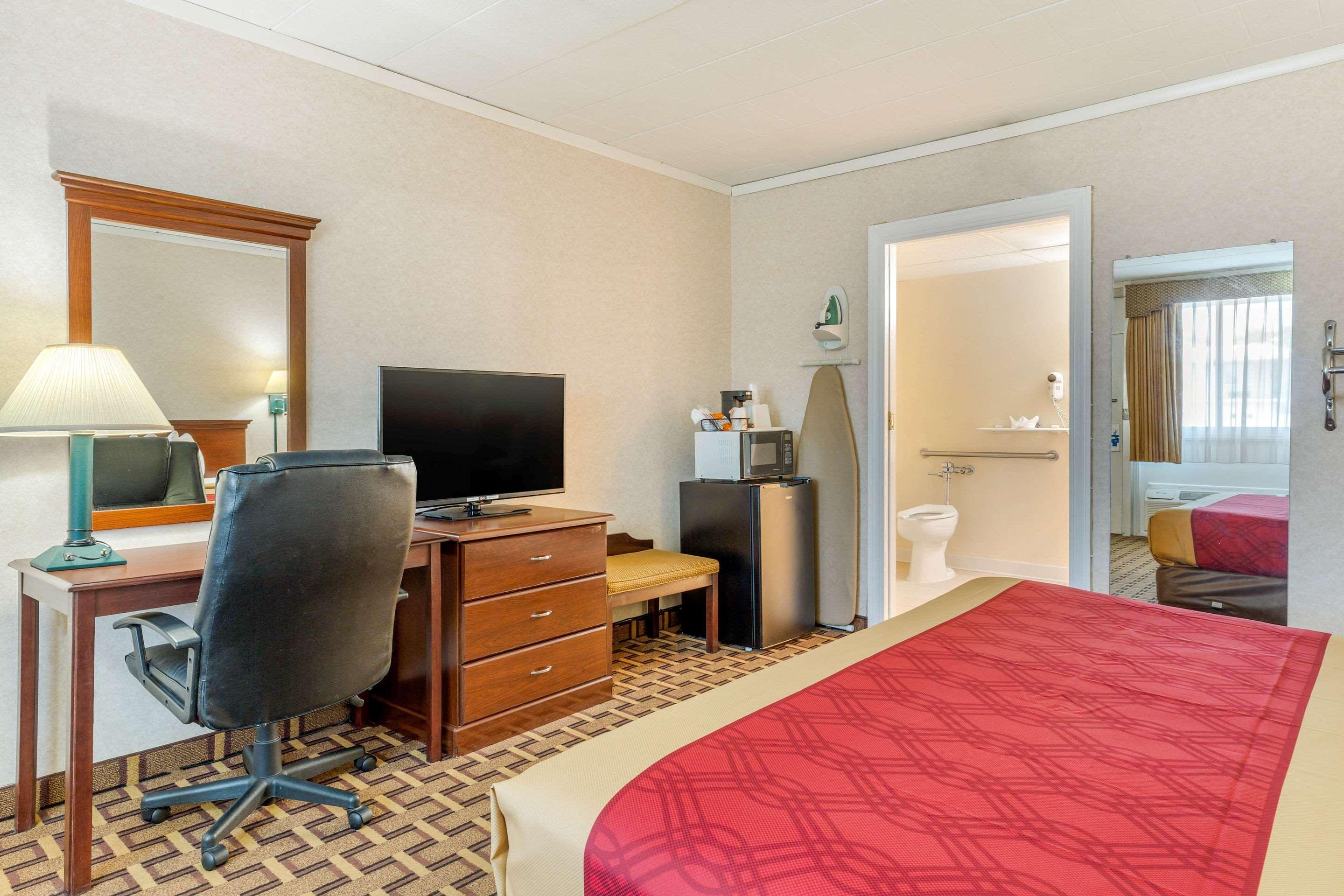 Rodeway Inn Mystic Eksteriør bilde