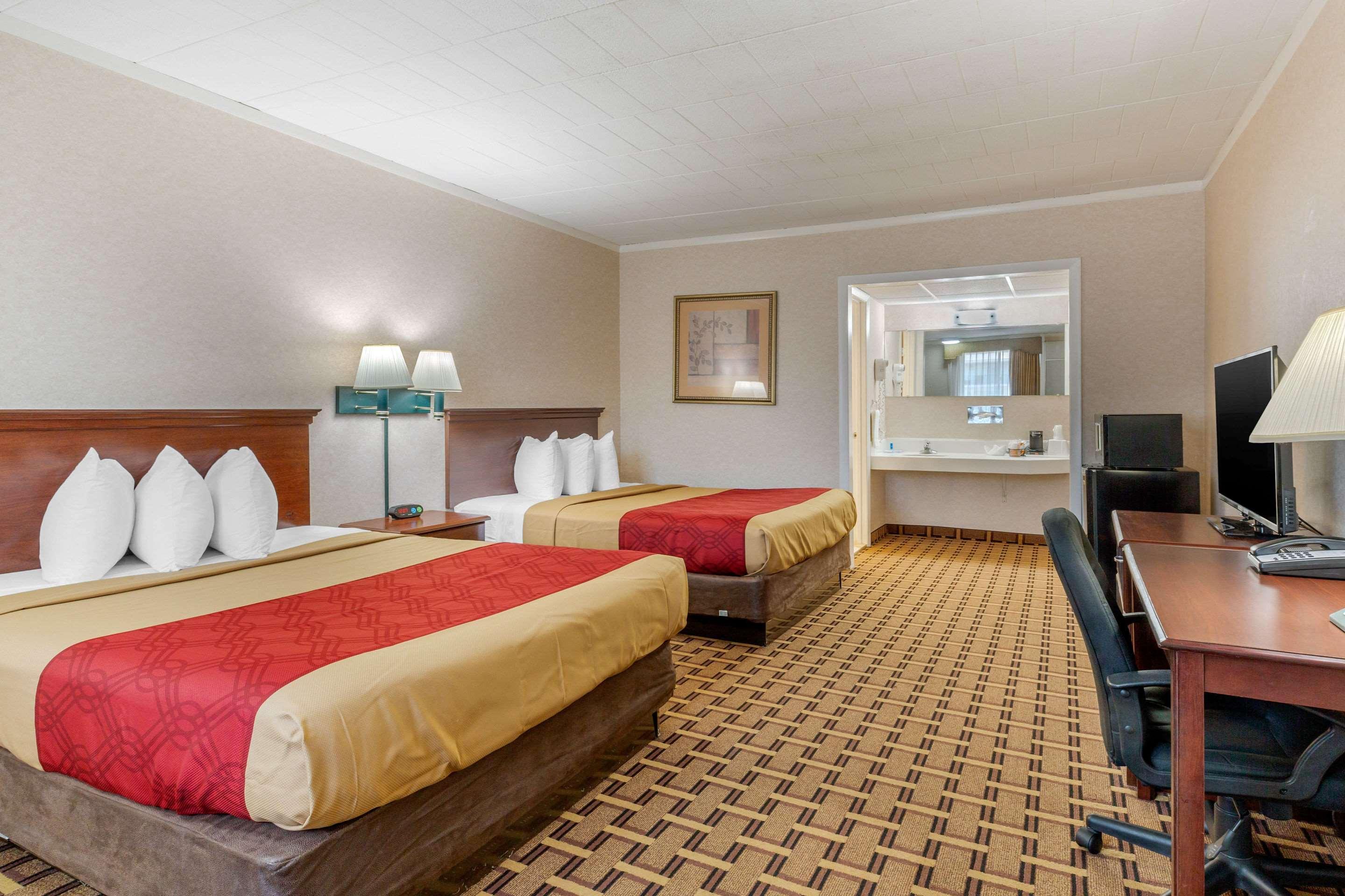 Rodeway Inn Mystic Eksteriør bilde