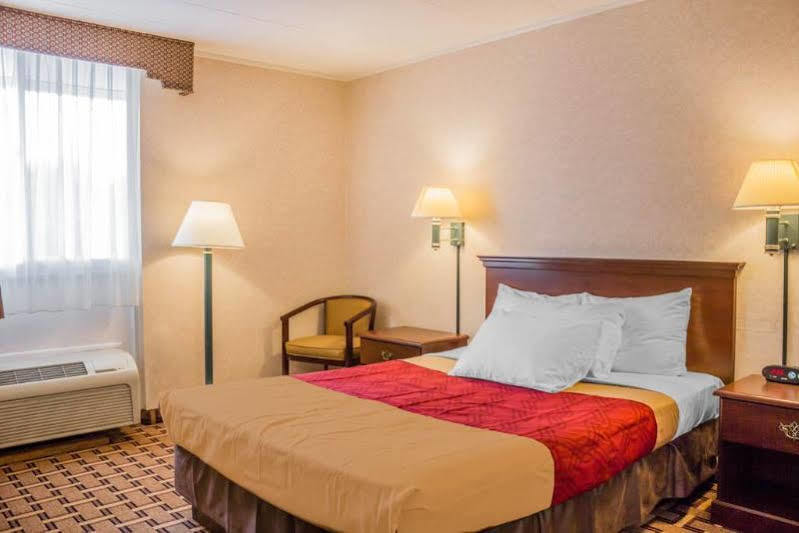Rodeway Inn Mystic Eksteriør bilde